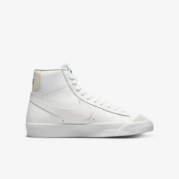 Dětské Basketbalové Boty Nike Blazer Mid 77 Older Bílé Světle Hnědé Bílé | NK089HBF